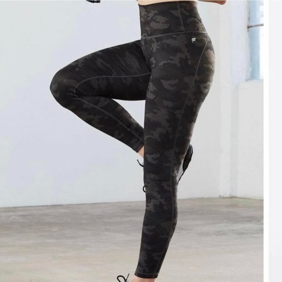 Fabletics Camo Define Powerhold High Waisted 7/8 Leggings Size Small - Picture 1 of 4